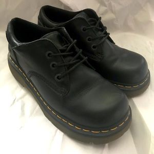 Size 9 Chanda Dr. Martins black shoes boots